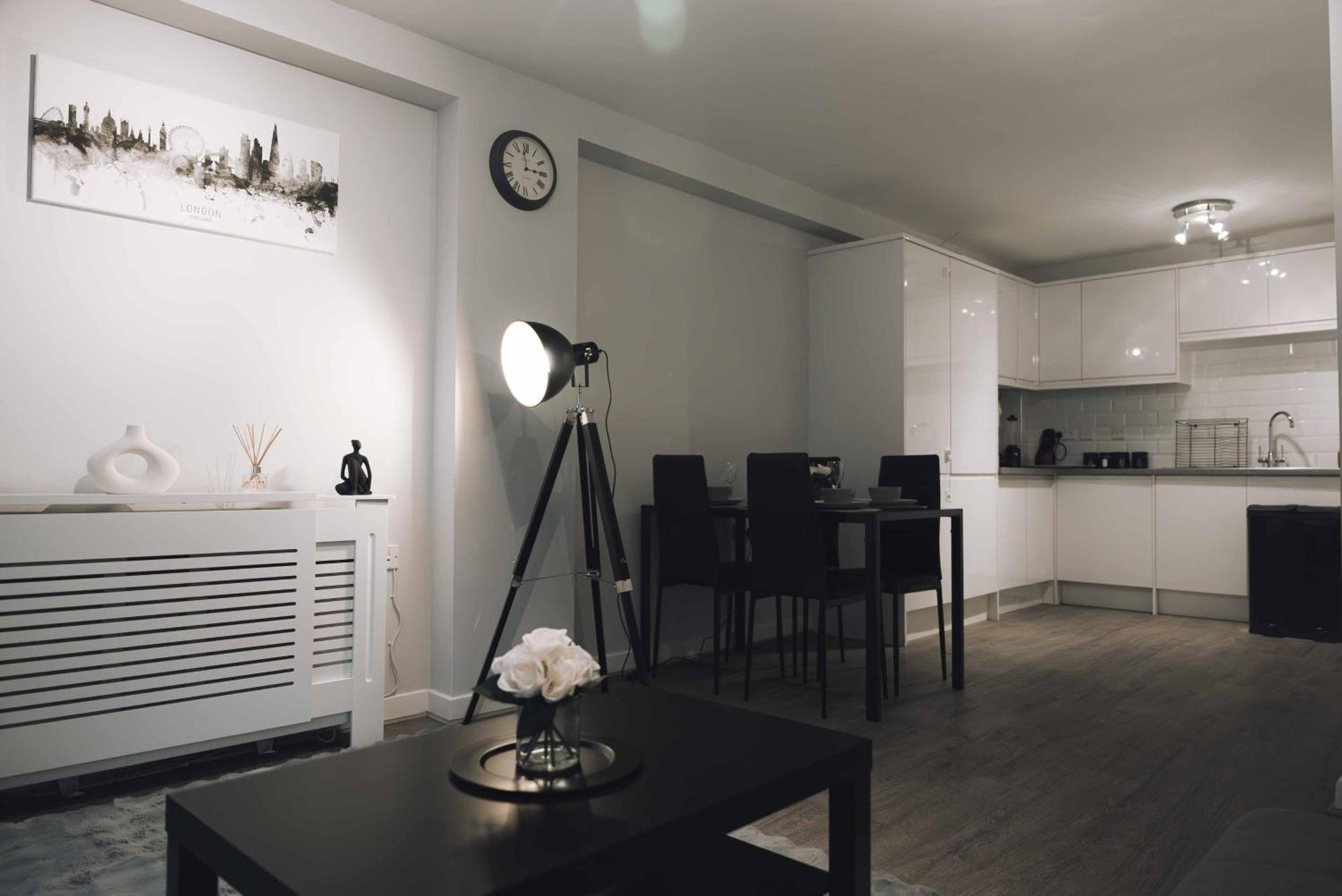 Stylish 2-Bed In Stratford Apartment London Bagian luar foto